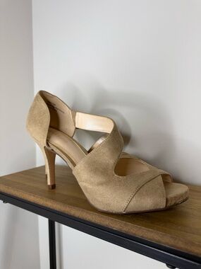 Kelly & Katie Women Beige Open Toe 4-inch Heels